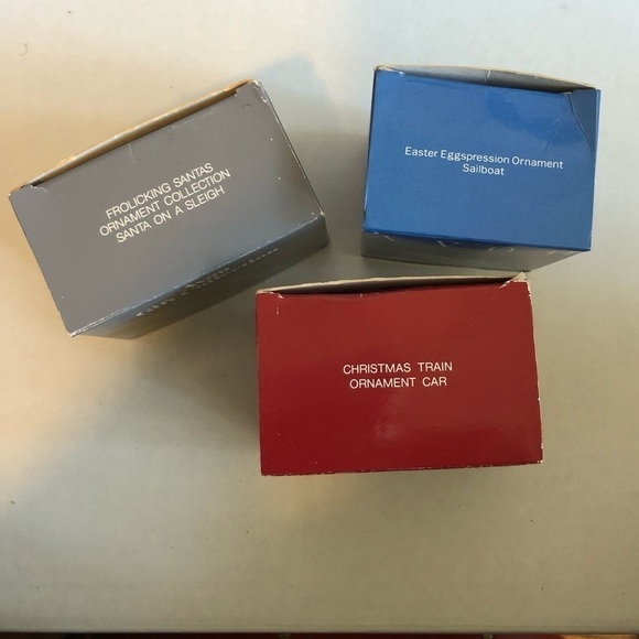 Vintage Avon Ornaments - Picture 3 of 6